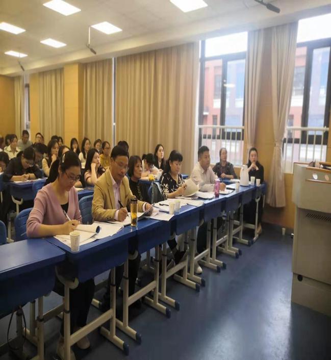 合经区第十一届初中语文“聚焦课堂”比赛在清华附中合肥学校成功举办